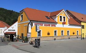 Country Saloon